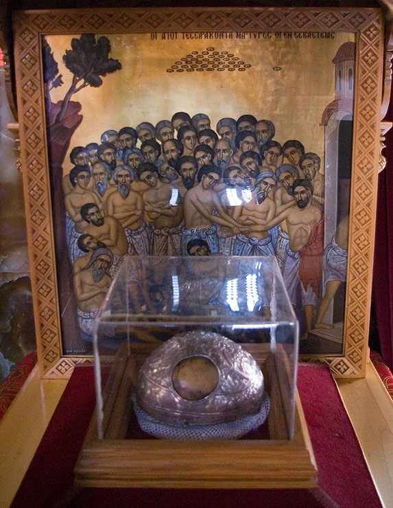 Cinstitul cap al unui Sfânt Mucenic din cei patruzeci